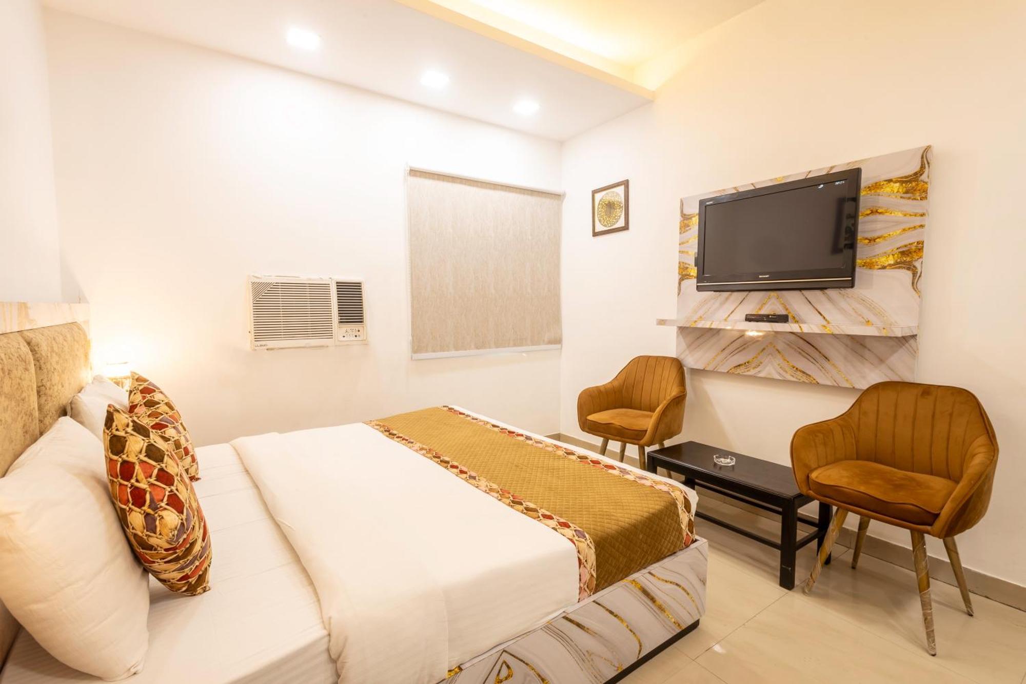 Hotel Cosmo Near Blk Hospital Karol Bagh Delhi  Buitenkant foto