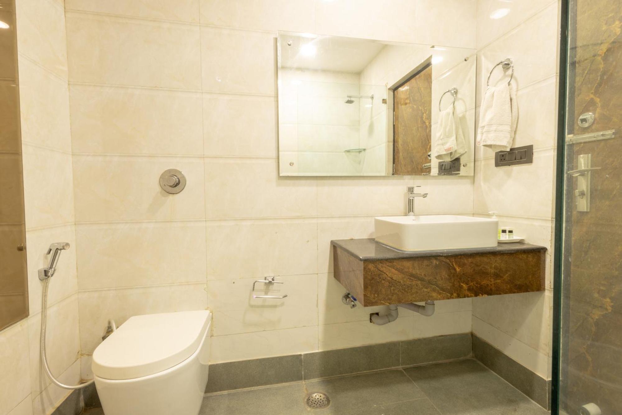 Hotel Cosmo Near Blk Hospital Karol Bagh Delhi  Buitenkant foto