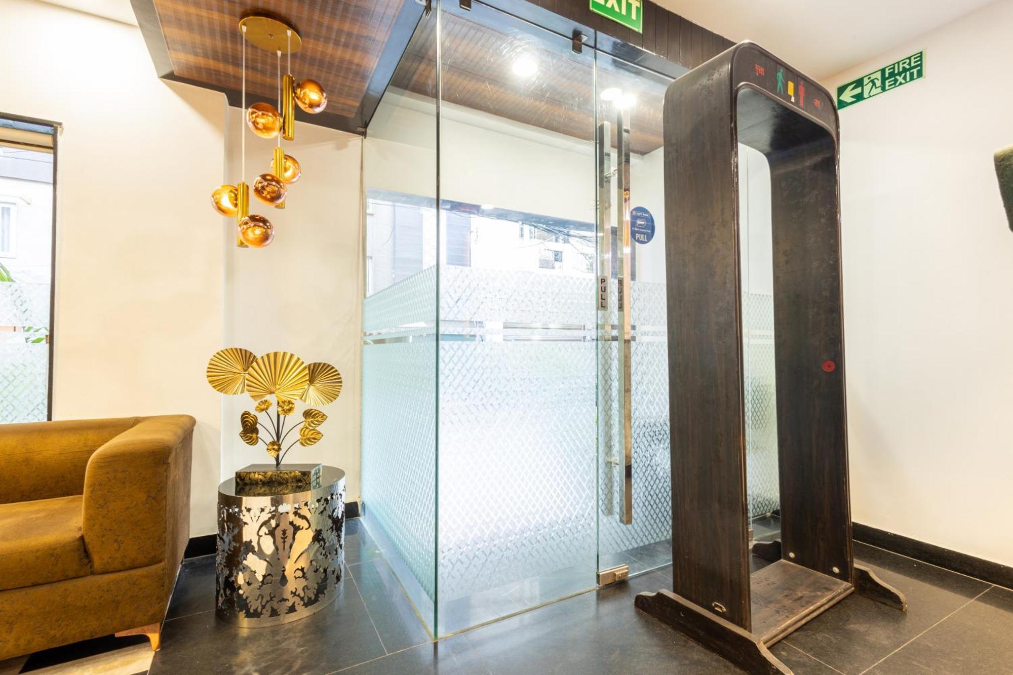 Hotel Cosmo Near Blk Hospital Karol Bagh Delhi  Buitenkant foto