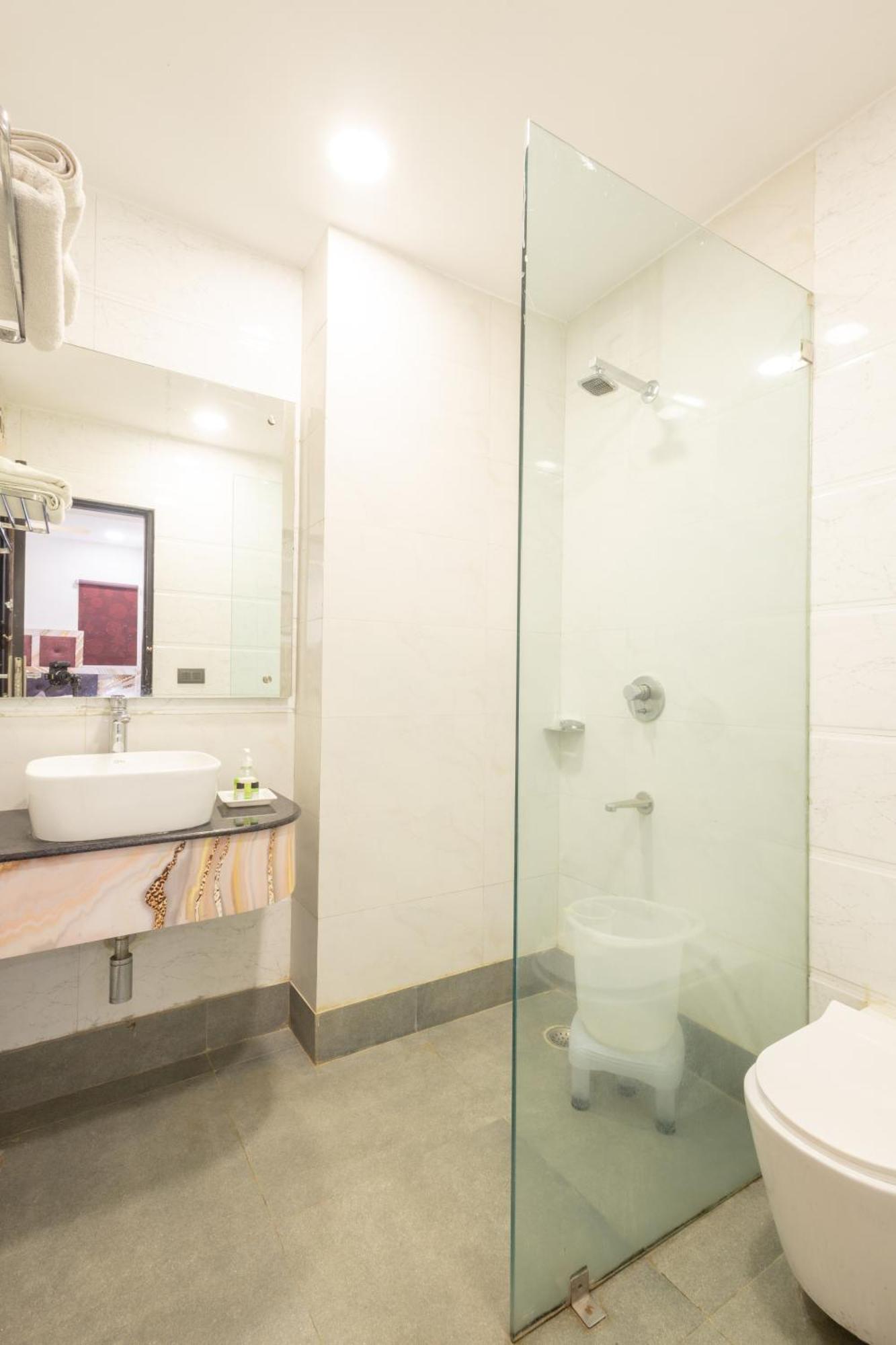 Hotel Cosmo Near Blk Hospital Karol Bagh Delhi  Buitenkant foto