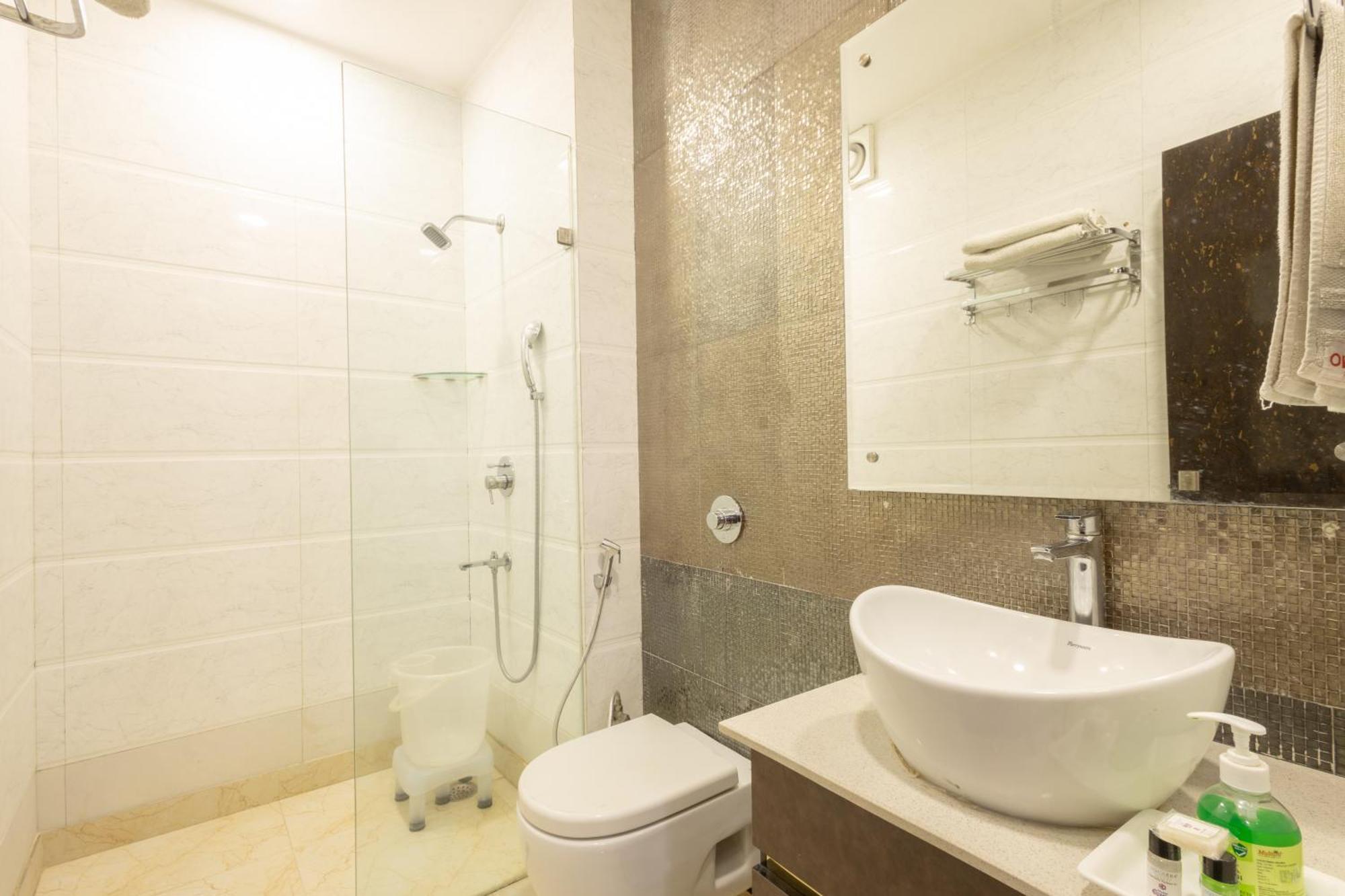 Hotel Cosmo Near Blk Hospital Karol Bagh Delhi  Buitenkant foto