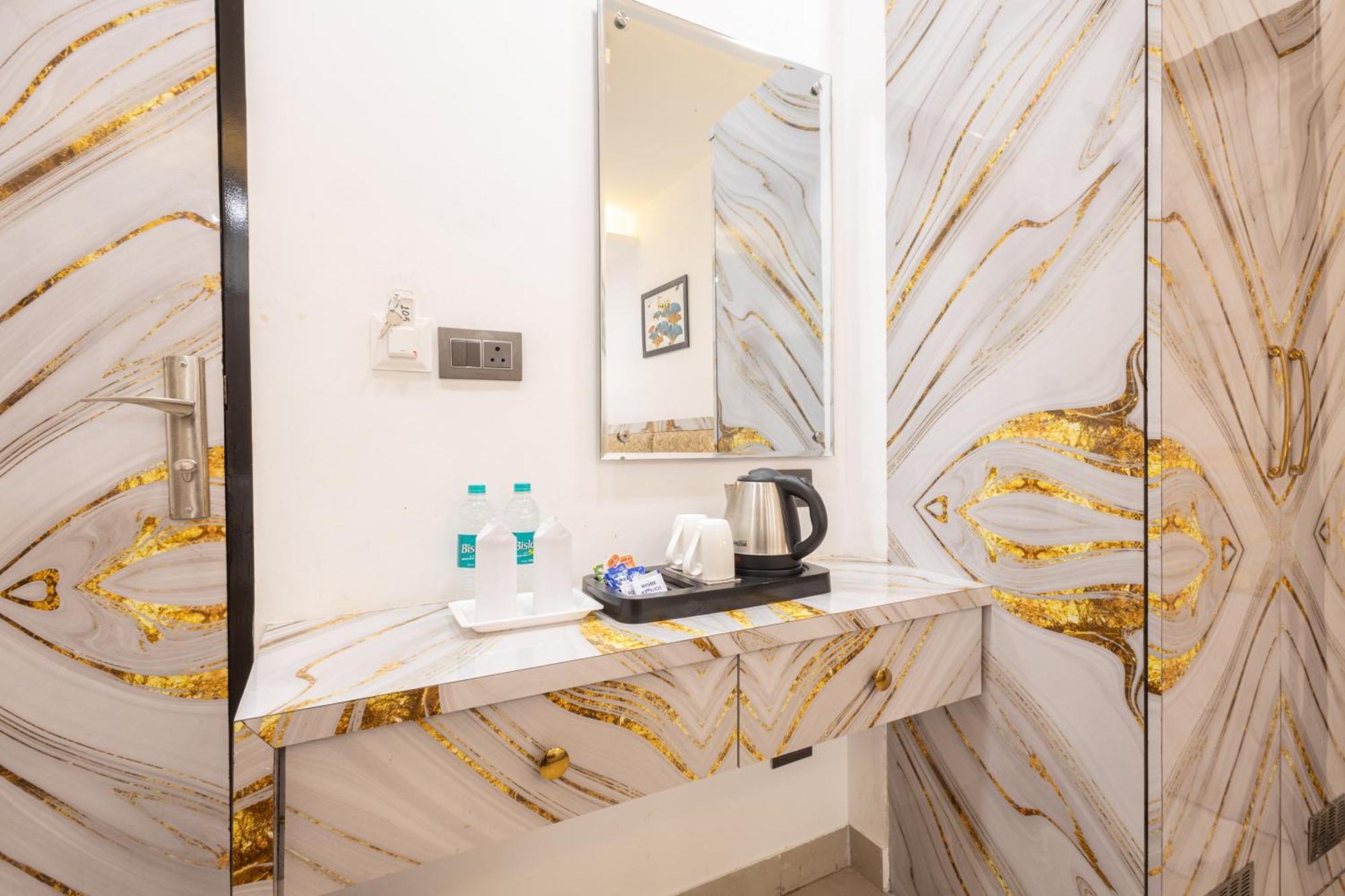 Hotel Cosmo Near Blk Hospital Karol Bagh Delhi  Buitenkant foto