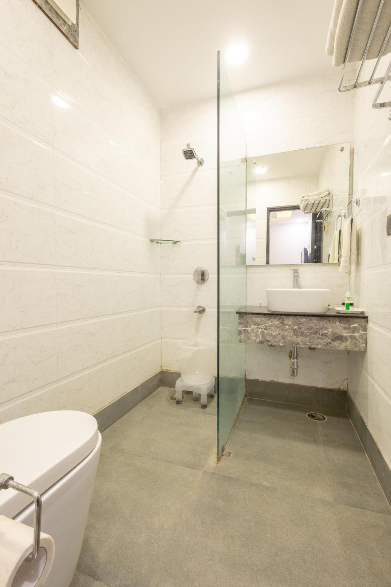 Hotel Cosmo Near Blk Hospital Karol Bagh Delhi  Buitenkant foto