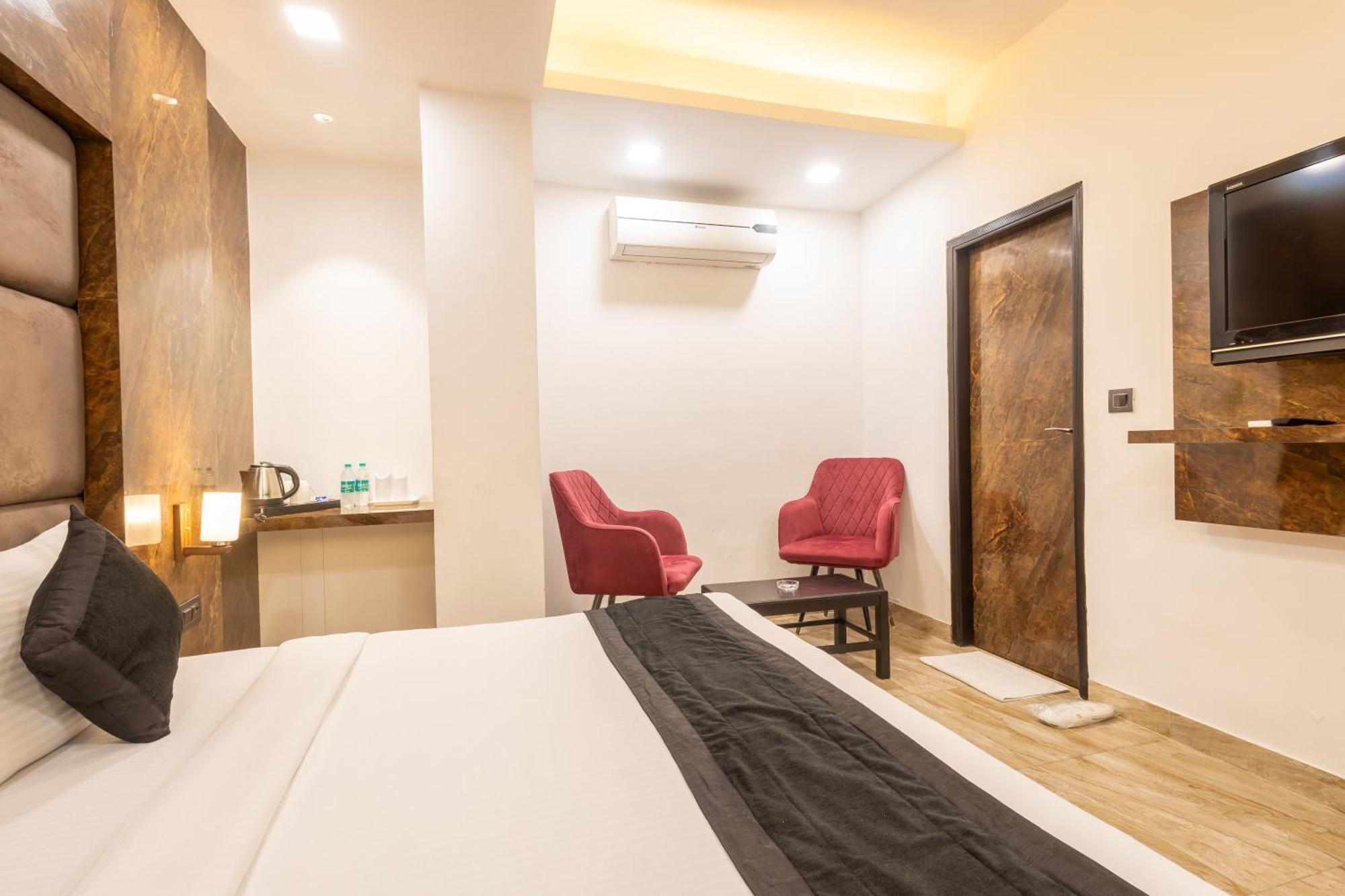 Hotel Cosmo Near Blk Hospital Karol Bagh Delhi  Buitenkant foto