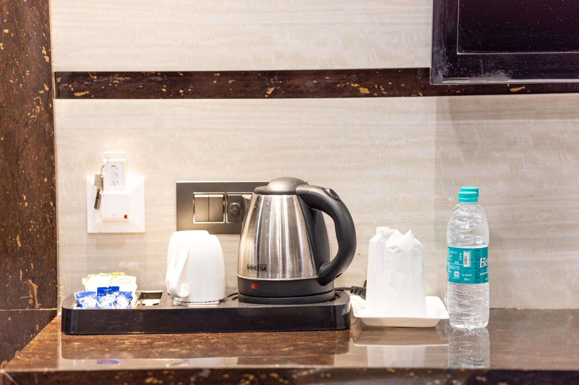 Hotel Cosmo Near Blk Hospital Karol Bagh Delhi  Buitenkant foto