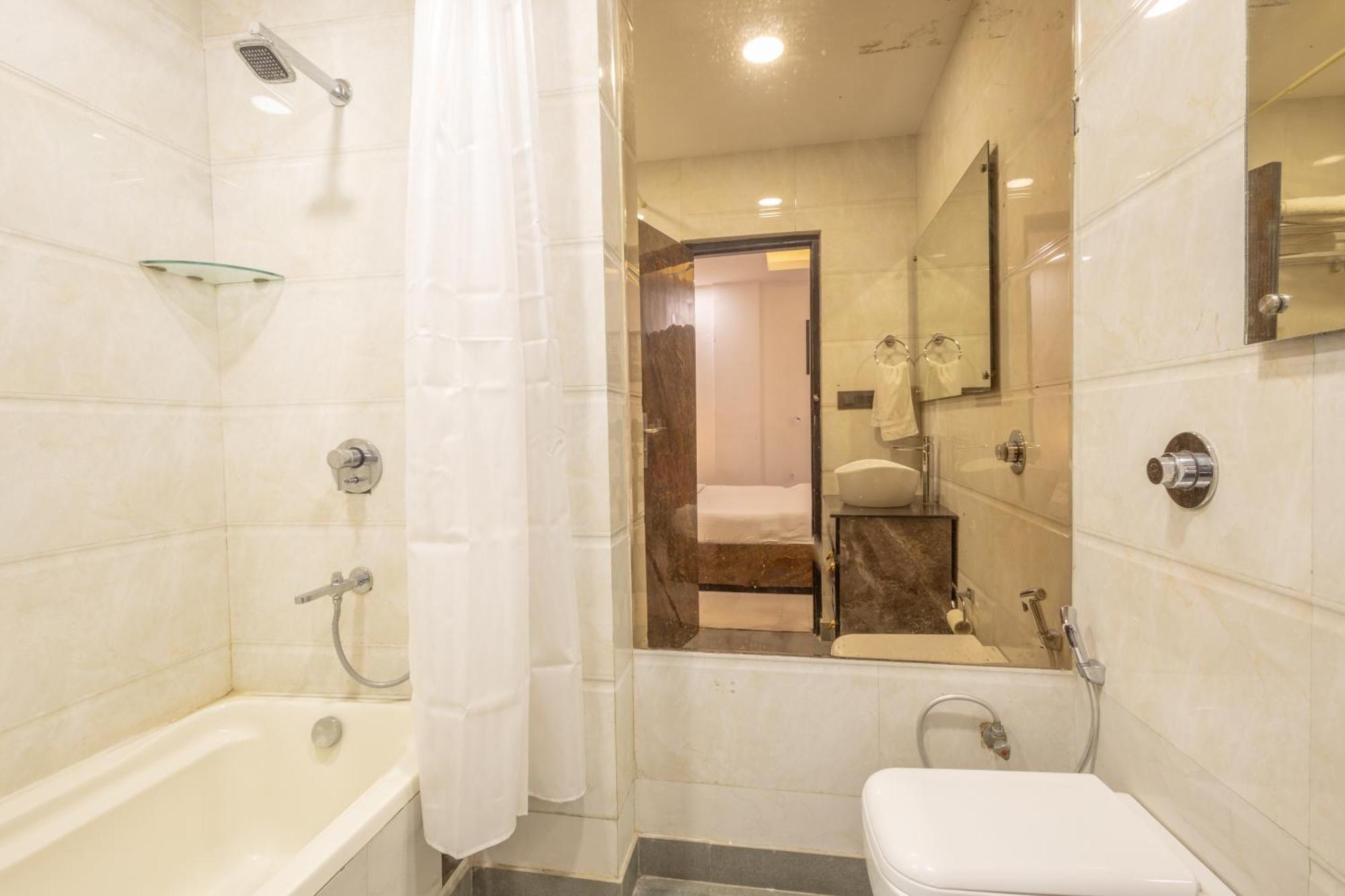 Hotel Cosmo Near Blk Hospital Karol Bagh Delhi  Buitenkant foto