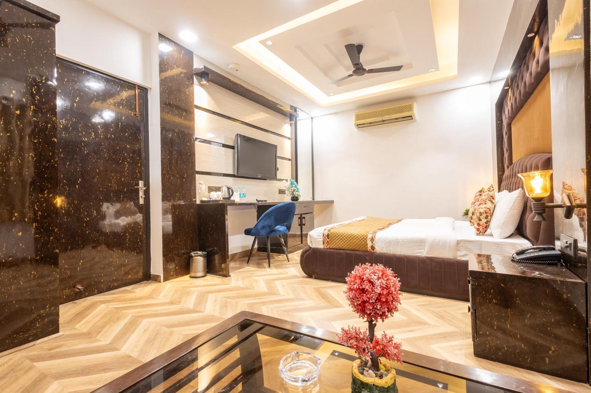 Hotel Cosmo Near Blk Hospital Karol Bagh Delhi  Buitenkant foto