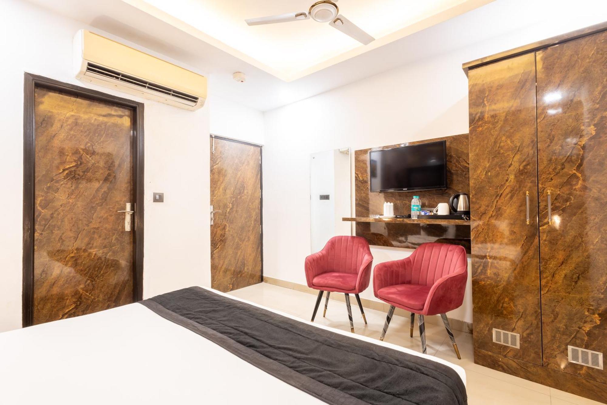 Hotel Cosmo Near Blk Hospital Karol Bagh Delhi  Buitenkant foto