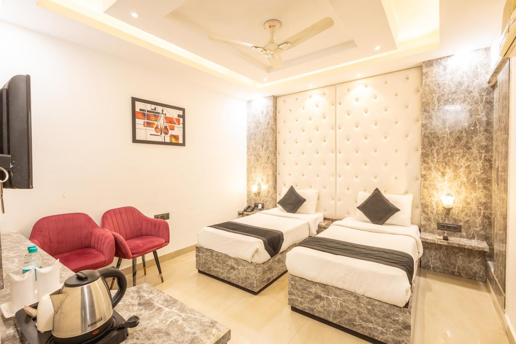 Hotel Cosmo Near Blk Hospital Karol Bagh Delhi  Buitenkant foto